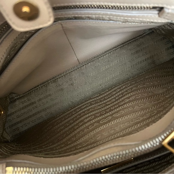 Prada Promenade Leather Saffiano Handbag - Picture 5 of 15